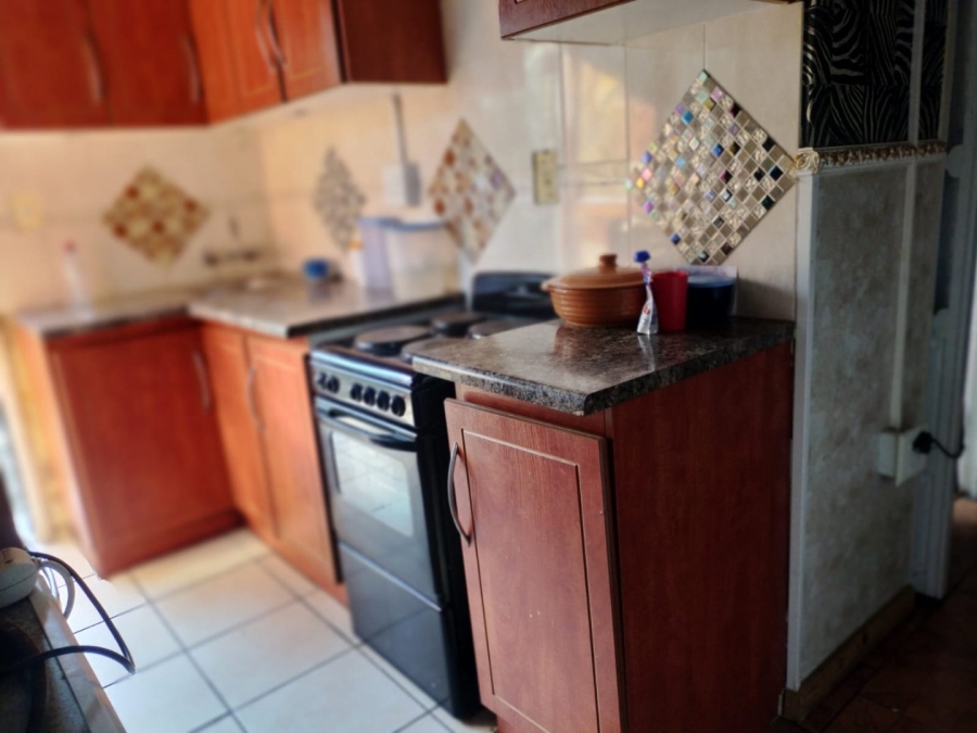 3 Bedroom Property for Sale in Molifi Tau Kloof Free State